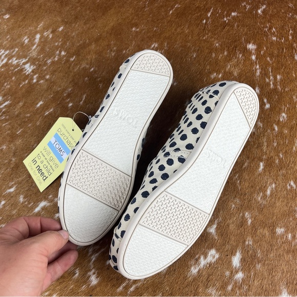 NWT Toms polka dot flats - Picture 6 of 9
